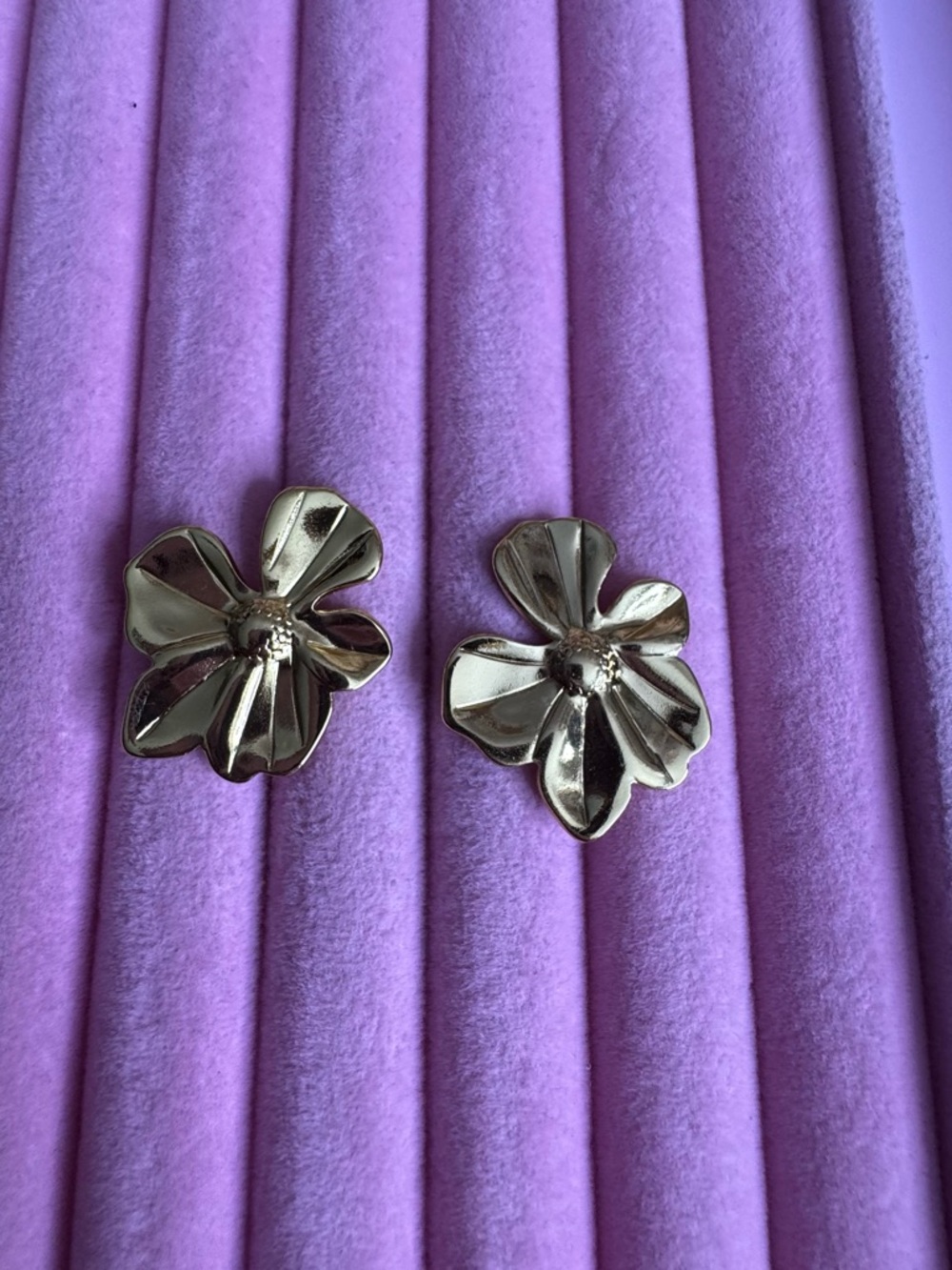 Gold Floral Petal Stud Earrings - Shiny Flower Posts